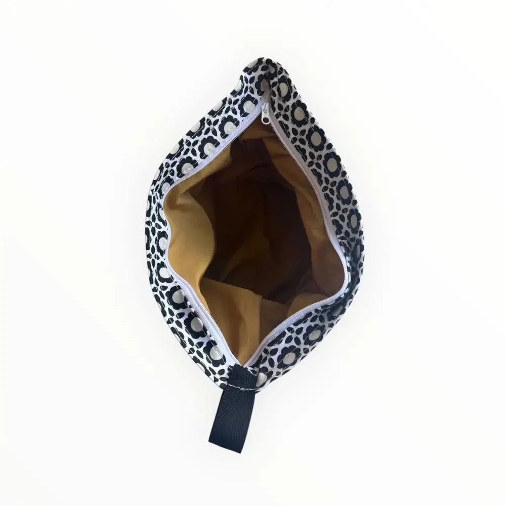Meikkilaukku Tea